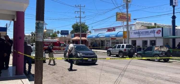 Una persona fue asesinada dentro de su auto