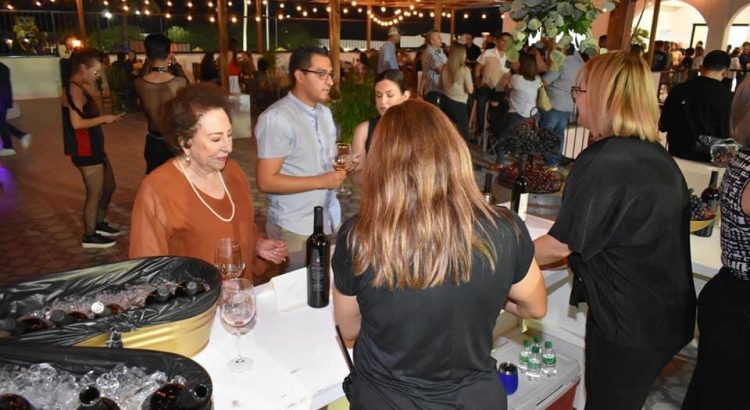 Con gran afluencia de personas se lleva a cabo el Festival de la Uva y el Vino 2023