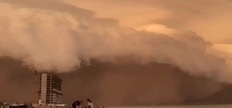 Tormenta de arena azota a Sonora