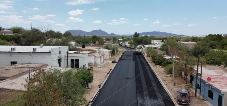 Avanzan dos pavimentaciones más en Caborca