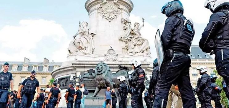 Desafían prohibición a protestar en París Desafían prohibición a protestar en París