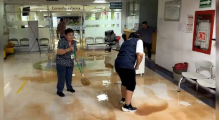 Tormenta provoca inundación en hospital del IMSS en Nogales; se activan protocolos de emergencia